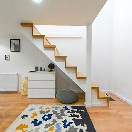 2 Bedroom Flat In Damjanich Str., Hirsch ブダペスト エクステリア 写真