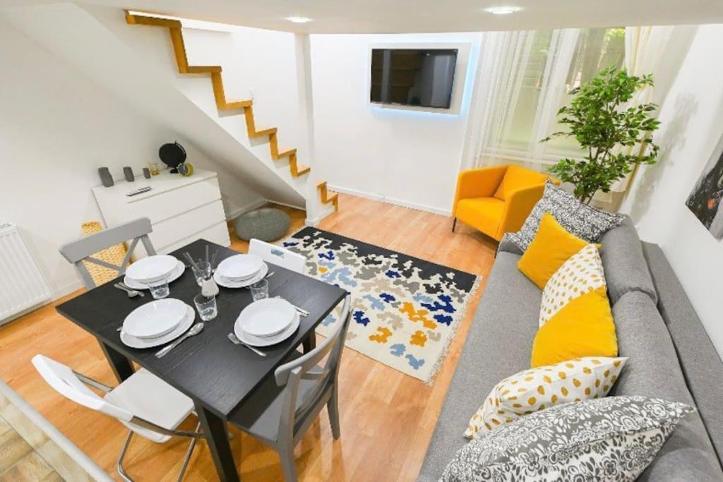 2 Bedroom Flat In Damjanich Str., Hirsch ブダペスト エクステリア 写真