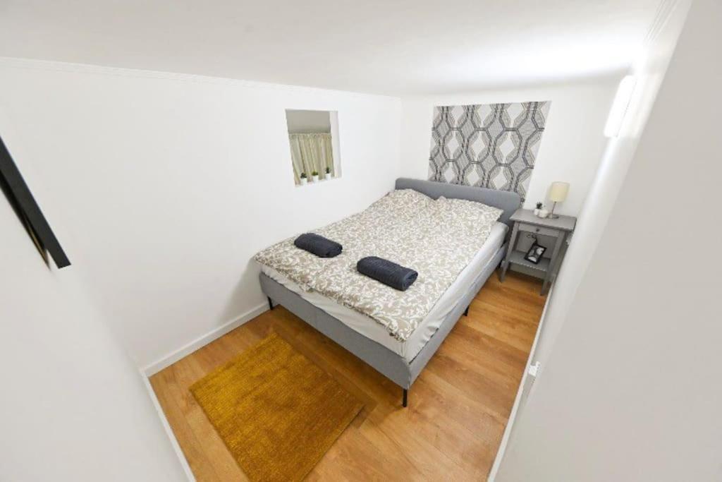 2 Bedroom Flat In Damjanich Str., Hirsch ブダペスト エクステリア 写真